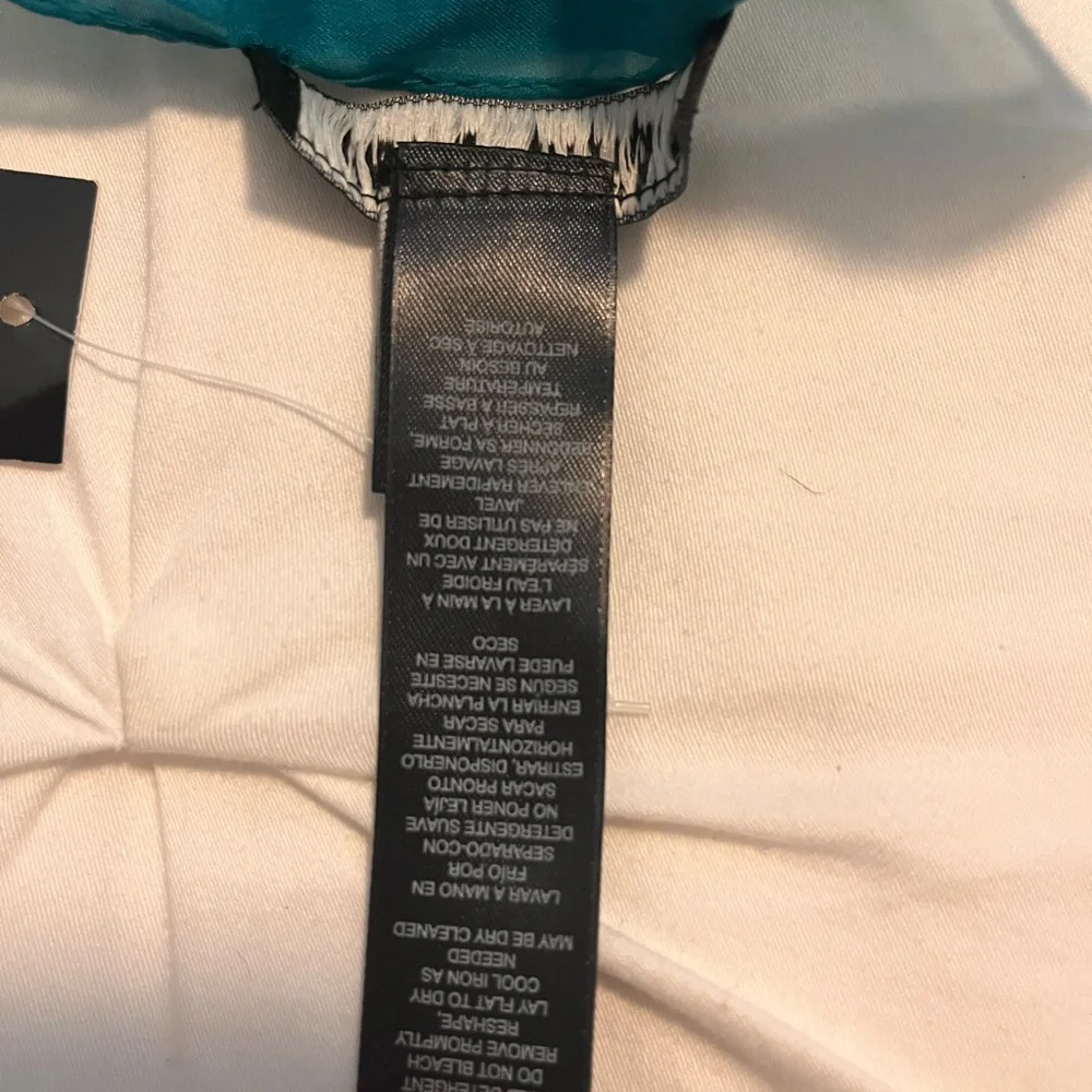 NWT White house black market ruffled scarf - Picture 5 of 5